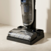 05_细节图_底座自清洁滚刷 Smart Cordless Wet Dry Floor Washer with Self-Cleaning Roller & Dual Water Tank System
