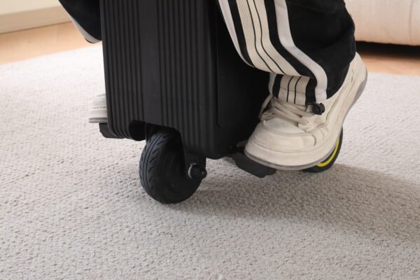 微信图片_20260808191013_4972_1 Smart Rideable Luggage | 250W Motorized Carry-On | Glade